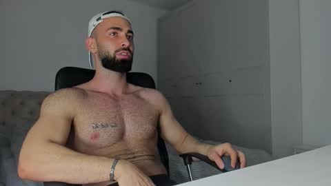 Snapshot of michaelevansx chatting on 02.14.26 MichaelEvansx online show from 02.14.26