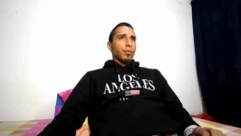 Snapshot of michaelhotbbc chatting on 09.12.25 Michael online show from 09.12.25