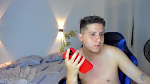 Snapshot of michaell_s chatting on 10.26.25 michaell_s online show from 10.26.25