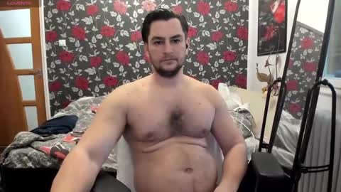 Snapshot of michaelragnar90 chatting on 01.08.25 michaelragnar90 online show from 01.08.25