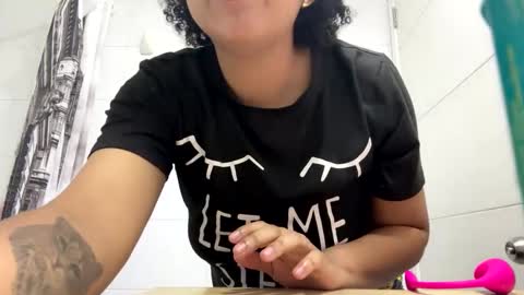 Snapshot of michell_bling chatting on 12.21.24 Michi online show from 12.21.24
