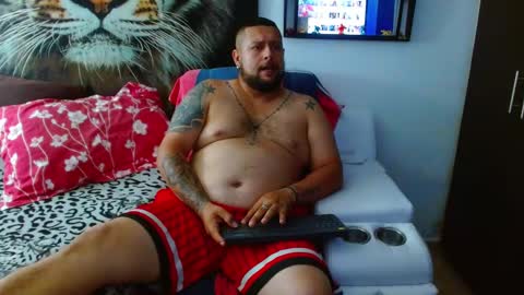 Snapshot of michell_myers chatting on 01.28.25 michell_myers online show from 01.28.25