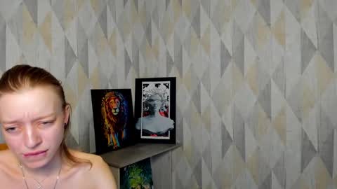 Snapshot of michelle_blond chatting on 02.09.25 michelle_blond online show from 02.09.25