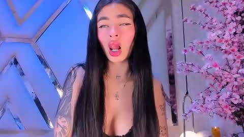 Michelle  online show from 07.04.26