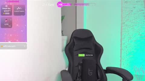 Snapshot of michelliibeautiful chatting on 02.26.25 Michellee online show from 02.26.25