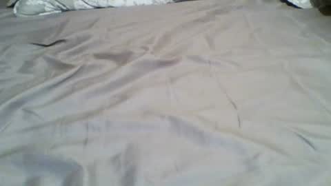 Snapshot of michelpop84 chatting on 10.28.25 michelpop84 online show from 10.28.25