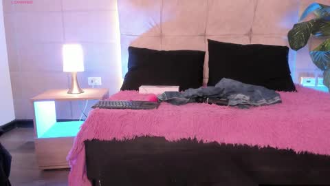 michonne_09 online show from 11.23.25