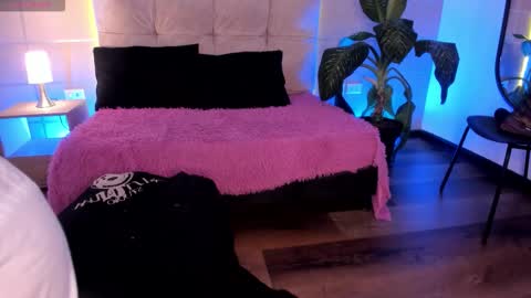 michonne_09 online show from 12.14.25