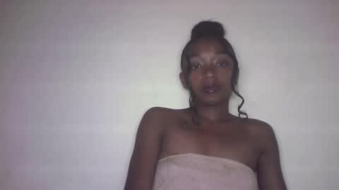 Snapshot of michou_69 chatting on 05.24.26 michou_69 online show from 05.24.26
