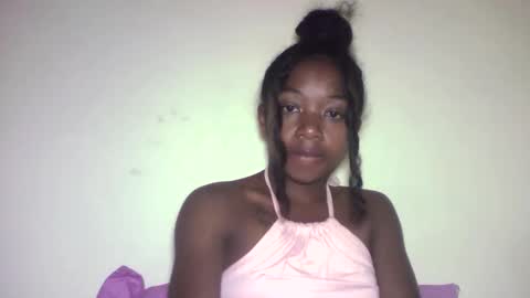 Snapshot of michou_69 chatting on 05.29.26 michou_69 online show from 05.29.26