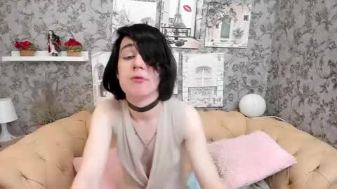 Snapshot of micke_dio chatting on 04.29.26 Micke online show from 04.29.26