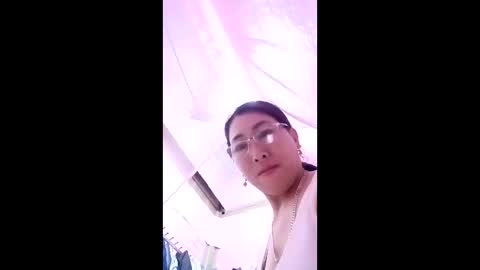 Snapshot of mickye00 chatting on 04.17.26 Miky online show from 04.17.26
