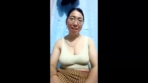 Snapshot of mickye00 chatting on 04.19.26 Miky online show from 04.19.26