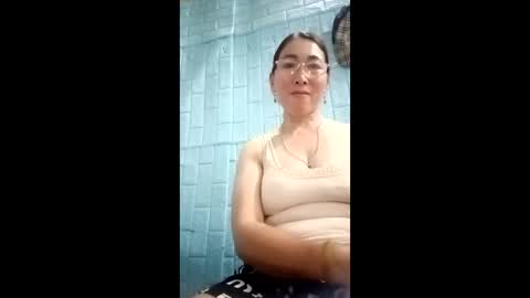 Snapshot of mickye00 chatting on 04.24.26 Miky online show from 04.24.26
