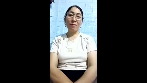 Snapshot of mickye00 chatting on 04.26.26 Miky online show from 04.26.26