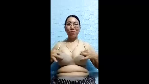 Snapshot of mickye00 chatting on 05.07.26 Miky online show from 05.07.26