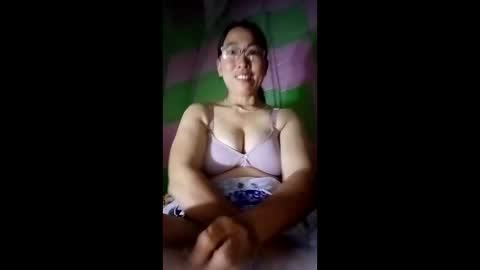 Snapshot of mickye00 chatting on 05.18.26 Miky online show from 05.18.26