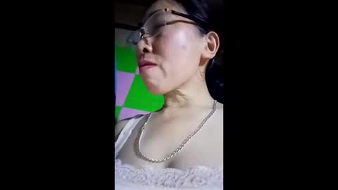 Snapshot of mickye00 chatting on 05.19.26 Miky online show from 05.19.26