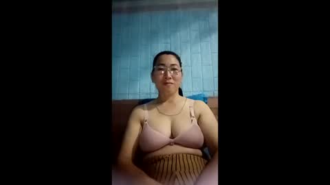 Snapshot of mickye00 chatting on 05.21.26 Miky online show from 05.21.26
