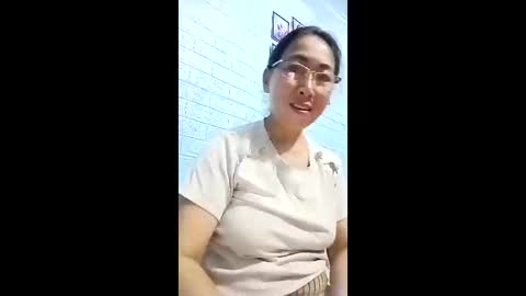 Snapshot of mickye00 chatting on 05.25.26 Miky online show from 05.25.26