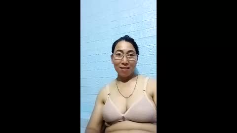 Snapshot of mickye00 chatting on 05.28.26 Miky online show from 05.28.26