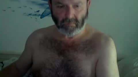 Snapshot of midhir chatting on 01.20.25 kike online show from 01.20.25