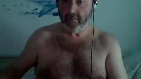 Snapshot of midhir chatting on 02.10.25 kike online show from 02.10.25