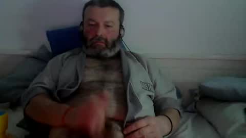 Snapshot of midhir chatting on 03.01.25 kike online show from 03.01.25