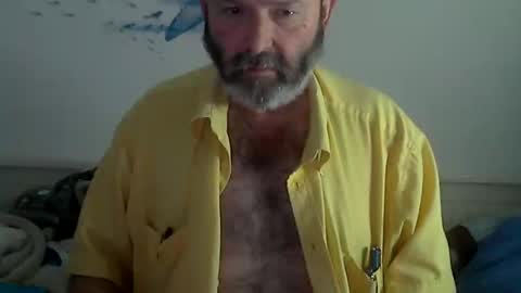 Snapshot of midhir chatting on 03.03.25 kike online show from 03.03.25