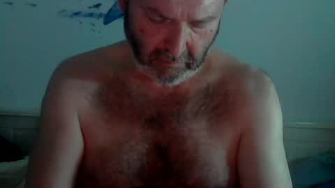 Snapshot of midhir chatting on 03.08.25 kike online show from 03.08.25