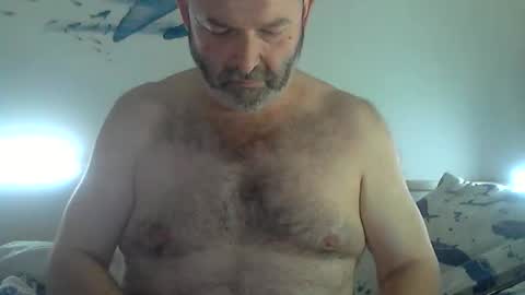 Snapshot of midhir chatting on 09.11.25 kike online show from 09.11.25