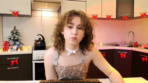 Snapshot of midnight_answer chatting on 12.25.24 Max online show from 12.25.24