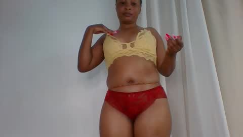 Snapshot of midnightcharm1 chatting on 11.26.25 midnightcharm1 online show from 11.26.25