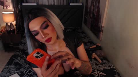 Snapshot of midnightscentxx chatting on 01.29.25 KATE online show from 01.29.25