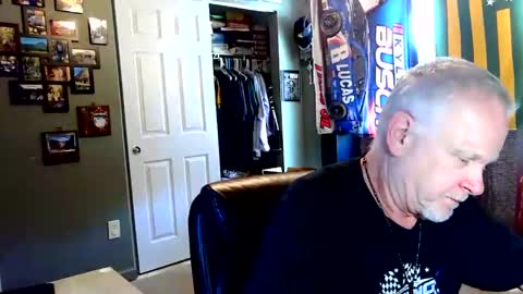 Snapshot of midwestdad09 chatting on 09.12.25 midwestdad09 online show from 09.12.25