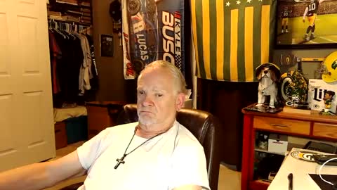 Snapshot of midwestdad09 chatting on 09.13.25 midwestdad09 online show from 09.13.25