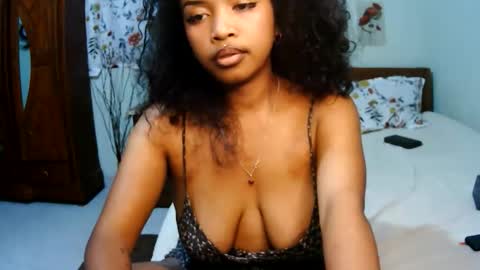 Snapshot of miel_07 chatting on 05.17.26 miel_07 online show from 05.17.26