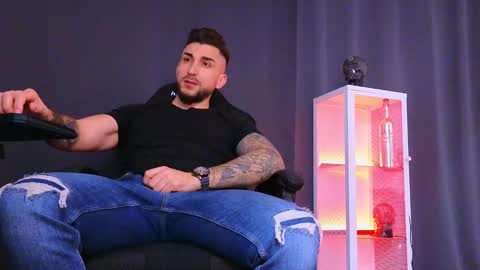 MightyAaron online show from 02.18.25