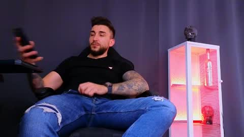 MightyAaron online show from 03.04.25