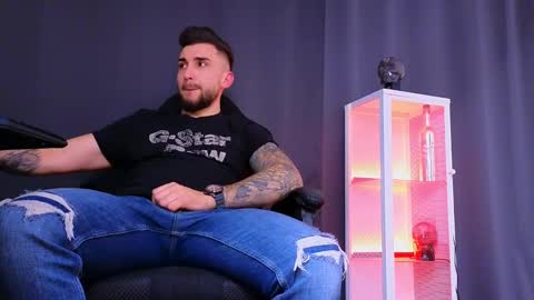 MightyAaron online show from 03.11.25