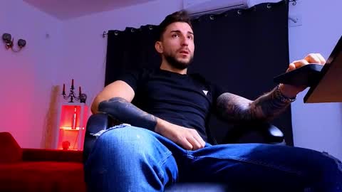 MightyAaron online show from 09.11.25