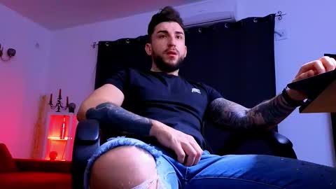 MightyAaron online show from 02.04.26