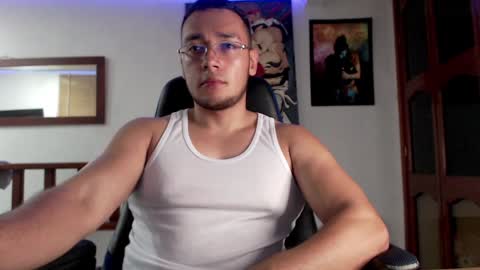 Snapshot of miguel0981 chatting on 01.09.25 Strong Man online show from 01.09.25