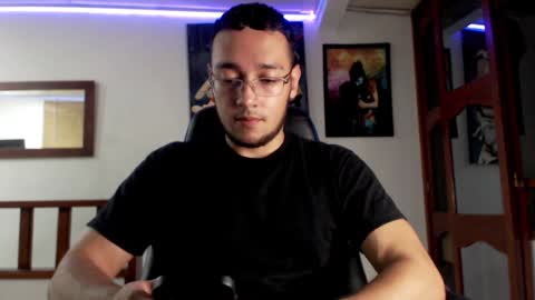 Snapshot of miguel0981 chatting on 01.21.25 Strong Man online show from 01.21.25
