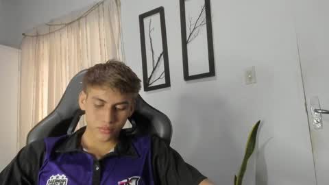 Miguel Hernandez online show from 02.20.25