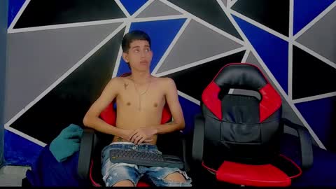 Snapshot of migueyalejo_sweetsex chatting on 02.19.25 migueyalejo sweetsex online show from 02.19.25