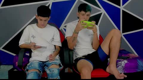 Snapshot of migueyalejo_sweetsex chatting on 03.04.25 migueyalejo sweetsex online show from 03.04.25