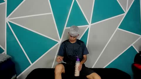 Snapshot of migueyalejo_sweetsex chatting on 10.22.25 migueyalejo sweetsex online show from 10.22.25