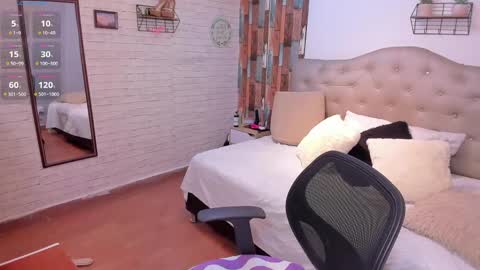 Snapshot of miia_jhones16 chatting on 01.24.25 Mia Jhones online show from 01.24.25