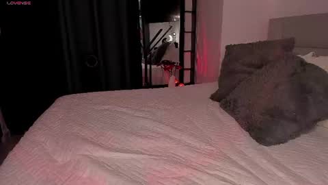 Mia Jhones online show from 07.25.26